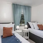 Modernes In Mit Gemeinschaftspool By Interhome Crikvenica
