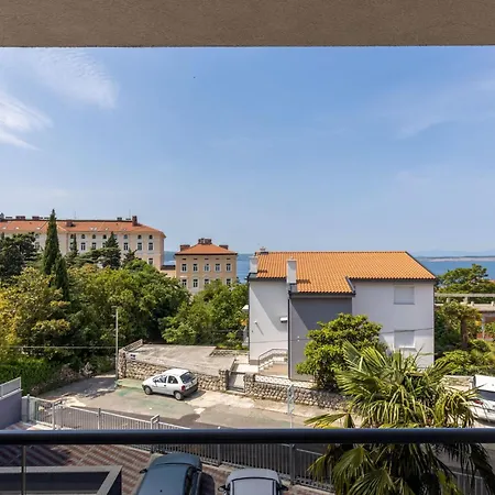 Appartement Modernes In Mit Gemeinschaftspool By Interhome *
