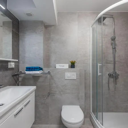 Modernes In Mit Gemeinschaftspool By Interhome *