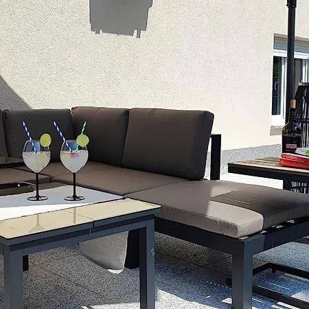 Modernes In Mit Gemeinschaftspool By Interhome