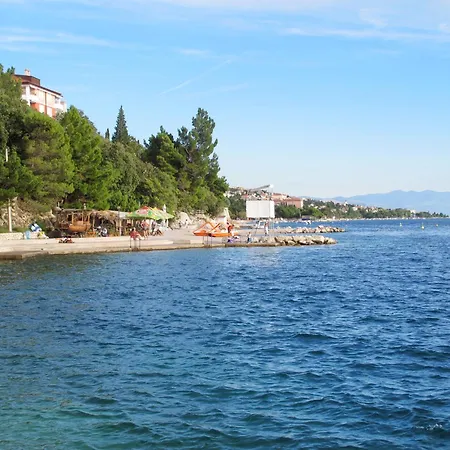 Modernes In Mit Gemeinschaftspool By Interhome Crikvenica