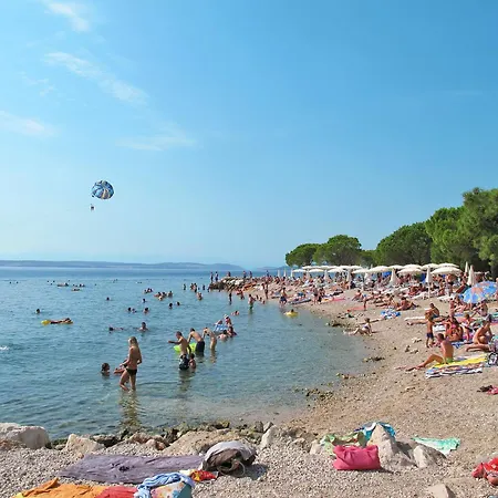 Lägenhet Modernes In Mit Gemeinschaftspool By Interhome