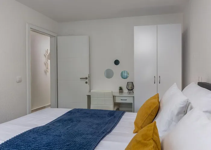 Modernes In Crikvenica Mit Gemeinschaftspool By Interhome * تْسْغيكفانِتْسا