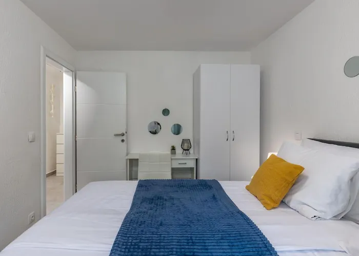 Modernes In Crikvenica Mit Gemeinschaftspool By Interhome * تْسْغيكفانِتْسا