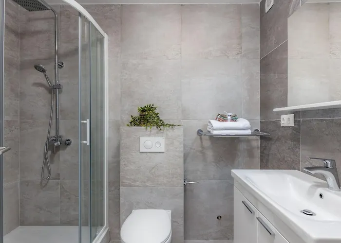 Modernes In Crikvenica Mit Gemeinschaftspool By Interhome شقة تْسْغيكفانِتْسا