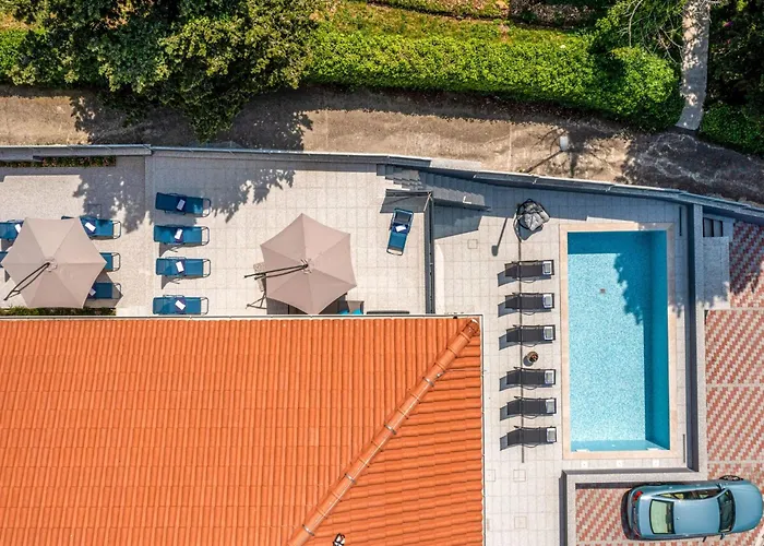 Modernes In Crikvenica Mit Gemeinschaftspool By Interhome * تْسْغيكفانِتْسا