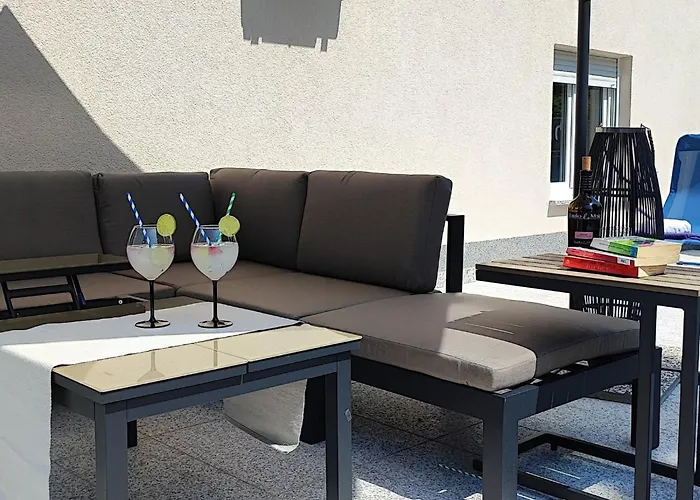 Modernes In Crikvenica Mit Gemeinschaftspool By Interhome